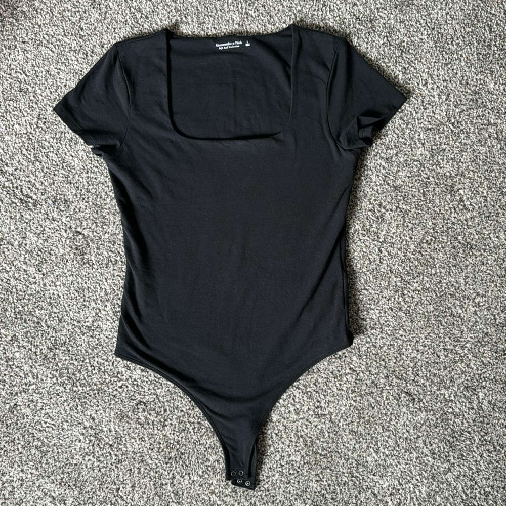 Short-Sleeve Cotton-Blend Seamless Fabric Squareneck Bodysuit
